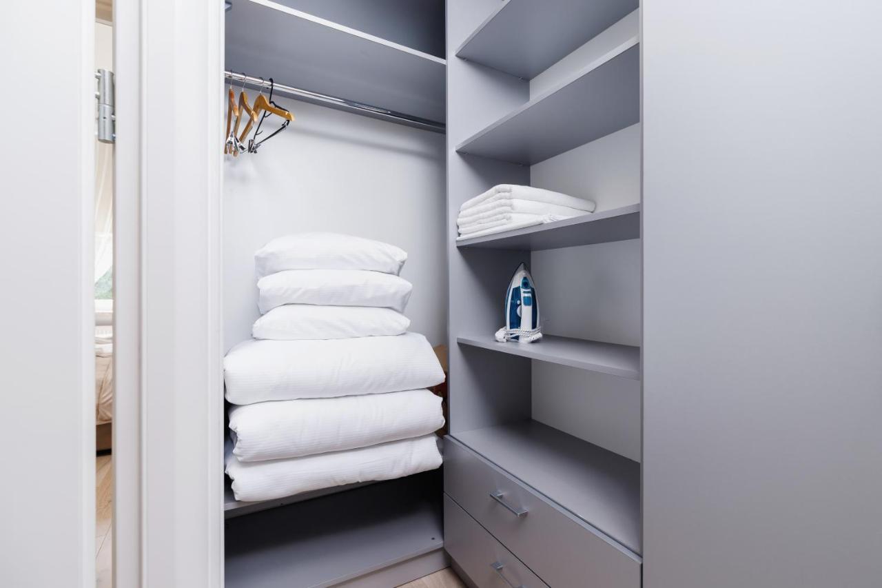 Modern Apartment Lubicz Krakow By Noclegi Renters Buitenkant foto