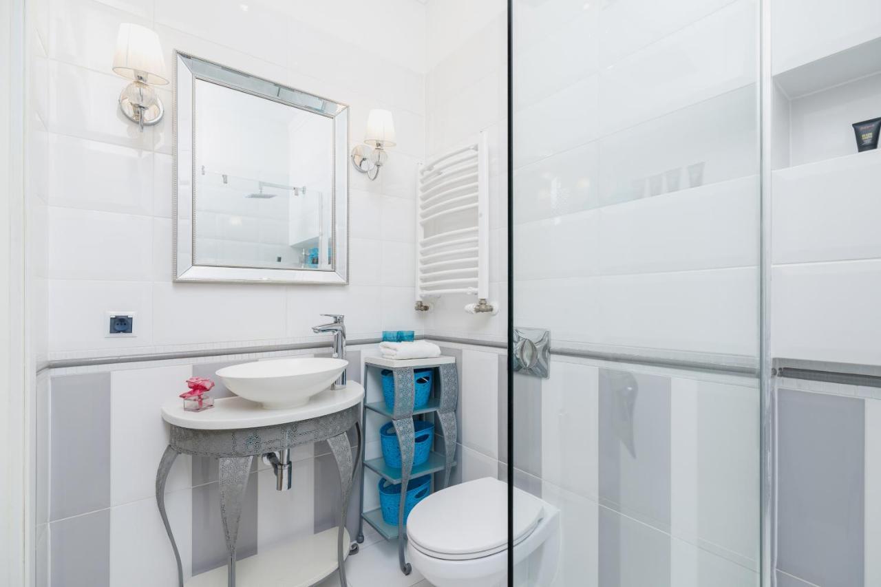 Modern Apartment Lubicz Krakow By Noclegi Renters Buitenkant foto